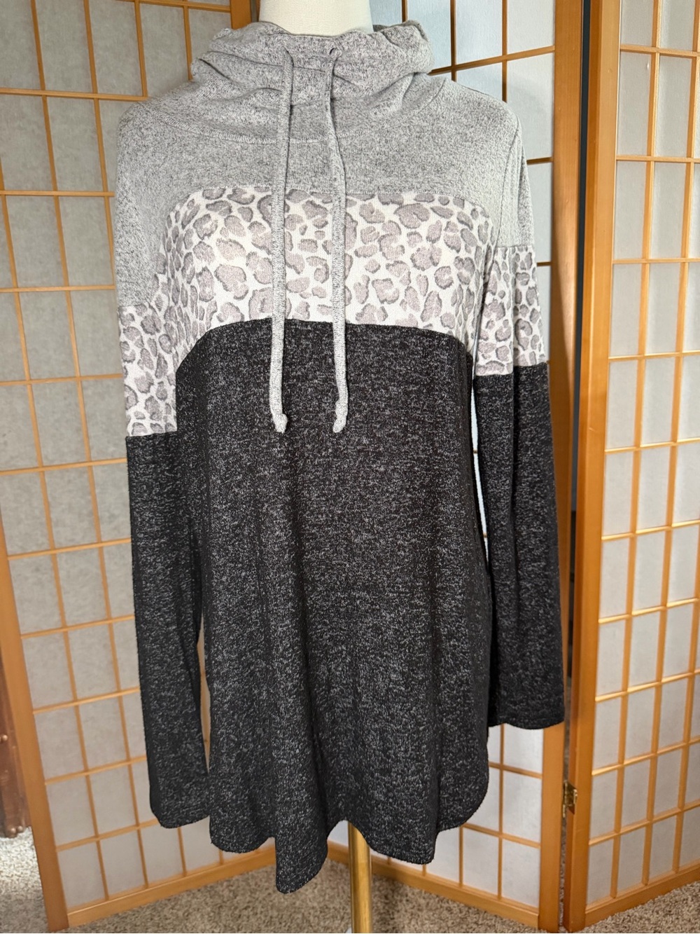 Market & Spruce Grey Colorblock Leopard Hooded Long Sweatshirt Dress
